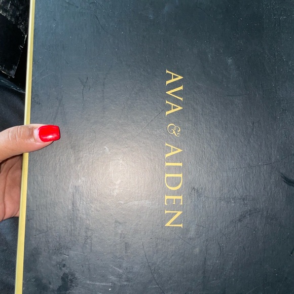 Ava & Aiden Perla Embellished Sandals - Picture 2 of 6